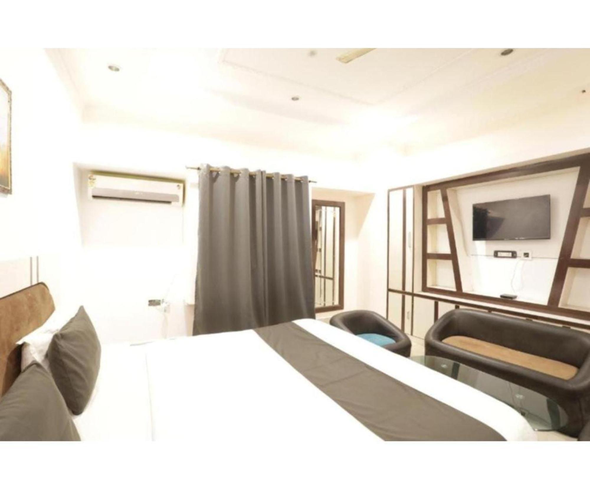 Day S Luxury Near Care Hospital In Budget Friendly Price Seller 4* Bhubaneswar
