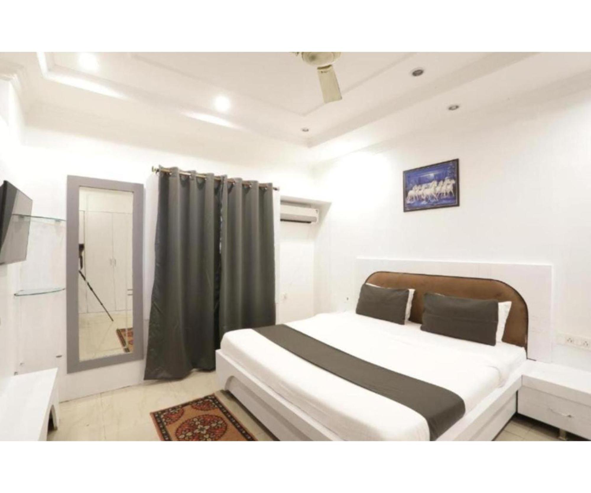 Day S Luxury Near Care Hospital In Budget Friendly Price Seller Hotel 4*